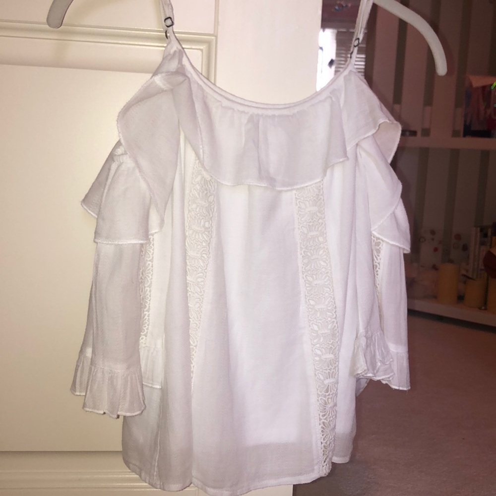 White cold shoulder 3/4 sleeve top